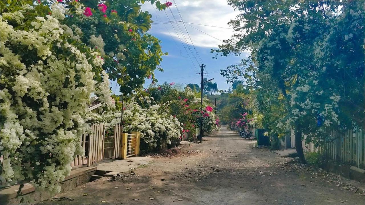 Chalet Ahaz, The Place Of Privacy With Outside Sitting Karjat Exterior photo